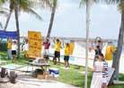 Published on 7/18/2000 July 15, 2000 was proclaimed as "Falun Dafa Day" in Deerfield Beach, Florida. On that day there was a Super Boat activity at the beach. Then practitioners demonstrated the excercise to celebrate this holy day. 