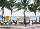 Published on 7/18/2000 July 15, 2000 was proclaimed as "Falun Dafa Day" in Deerfield Beach, Florida. On that day there was a Super Boat activity at the beach. Then practitioners demonstrated the excercise to celebrate this holy day. 