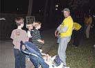 Published on 12/5/2000 Promote Dafa in Holiday Season