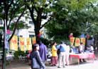 Published on 10/4/2001 Tokyo Practitioners Promote the Fa at International Volunteers Day Event
