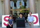 Published on 8/30/2001 New Jersey Weekly: New Jersey Honor Falun Gong SOS Walker