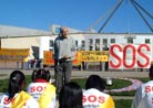 Published on 7/21/2001 Canberra ACT Kery Tucker joins the practitioners and finishes the last segment of the SOS walk to the Parliament building. 
