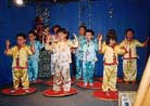 Published on 4/6/2002 Sydney TV Channel 31 Reports Sydney Minghui School Students’ Demonstration of Falun Gong Exercises
