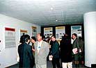 10/2/2000发表.法轮功欧洲议会图片展报道