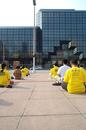 Published on 9/12/2000 New York Practitioners Promoting Falun Dafa 