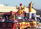12/5/2001发表.法轮大法在加拿大柏灵顿市圣诞游行