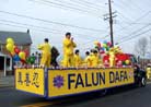 2/13/2002发表.新州大法弟子参加爱迪生市首届华人春节游行