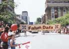 7/5/2000发表.蒙特利尔的法轮大法弟子参加了社会各界庆祝国庆的游行活动