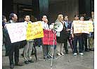 Published on 6/16/2002 Human Rights Organizations in New York City Jointly Hold a Rally to Protest against the Icelandic Government’s Action of Depriving Falun Gong Practitioners of Their Legal Rights