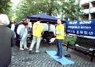 Published on 11/26/2001 Promoting Dafa in Eastern Germany Local Festival
