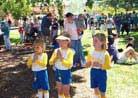 Published on 4/30/2000 Promote Dafa in the Moutain View Parade of Bay Area, San Francisco