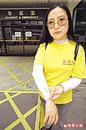 Published on 12/21/2000 Apple Daily: Australian Falun Gong practitioner had a bump on her forehead resulting from Macau police’ beating 