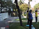 Published on 1/1/2001 Chinese Consulate in Los Angeles turns sprinklers on Falun Gong practitioners exercising out front(Photos)

