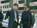 Published on 7/15/2001 Chinese Consulate in Chicago disturbs Falun Dafa practitioners’press conference with trucks
