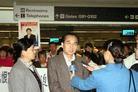 Published on 12/21/2003 Falun Gong Practitioners Hold Press Conference to Expose Slanderous Lies Spread by Chinese Consul-General Wang Yunxiang in San Francisco (Photos)--practitioners held a press conference at the airport the day when Wang was going to China to demand Jiang’s regime stop extending the persecution outside China
