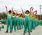 Published on 5/30/2004 Mingyi Primary School students hold group practice in Hualian, Taiwan, May 2004.