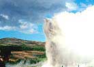 Published on 6/25/2002 The natural thermal geysers are one of the tourists’ favorites in Iceland. On the afternoon of June 15, 2002, the policemen blocked the road to the geysers since Jiang’s motorcade would come. During the short period of time when Jiang was at the geysers, one geyser suddenly spewed a turbid, disgusting looking liquid. The sky also turned cloudy.

The local people told us that it was rare that the geysers would spew such a liquid. Another gentleman said it was to receive the "un-welcomed VIP."

This rare geyser incident shows that no matter where the evil goes, it will bring all that is ugly and the dirty with it.
