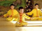 Published on 11/27/2002 During Thanks Giving holidays, practitioners from Washington DC Minghui School promoted Dafa at Richmond Children Museum Virginia