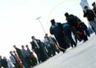2/28/2002发表.去天安门和平请愿的加拿大西人弟子遭警察非法抓捕
