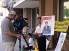 Published on 8/26/2003 A practitioner talks about the persecution of Charles Li with a reporter from CBS Channel 5 TV Station in Fort Smith, Arkansas.