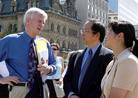 Published on 9/1/2005 Ottawa: Members of Parliament Support Falun Gong Practitioners Calls for Justice (Photos)