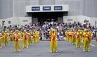 Published on 5/16/2005 New York: Falun Gong Practitioners Take Part in the Grand Martin Luther King Parade (Photos)