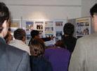 Published on 9/6/2001 In the city of Biedermannsdorf, Austria, 2001, Falun Dafa practitioners held a photo exhibition.Upon learning of the brutal persecution of Falun Dafa practitioners by Jiang Zemin’s regime, the mayor of Biedermannsdorf was shocked and expressed support for the Falun Dafa Photo Exhibition.