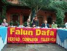Published on 11/20/2002 Falun Dafa Introduced in Mexico in October and November 2002--

On October 9, 2002, at the Western Hotel, Mexico City, a Mexican human rights attorney delivers speech at the first Falun Gong press conference