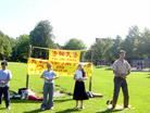 Published on 8/31/2004 The Dutch annual ¡°China Festival¡± is held on 8/28/04 in Rotterdam. Falun Gong practitioners bring Truth Clarification material and hang up "Falun Dafa¡± banner, broadcasts Dafa music, play wonderful exercises, and expose the persecution of Falun Gong in China Today.