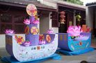 Published on 2/20/2006 Lantern Festival in Jinmen, Taiwan: Shaped Lanterns Bring People Blessings (Photos)