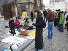 Published on 1/7/2004 On December 31, 2003, practitioners from Czech and Slovakia Candle held light vigils in front of Chinese Embassy in Prague, to raise the awareness of the persecution against Falun Gong in China. 
