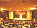 Published on 12/2/2001 On December 1, 2001, South East Asian Conference of Falun Dafa Experience Exchange was held in Singapore. In the auditorium, golden light glimmered and countless Falun flew all over the hall. Everyone present experienced the special phenomenon.