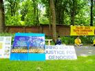 Netherlands: Practitioners Send Righteous Thoughts in front of Chinese Embassy to Support Bringing Jiang to Justice 