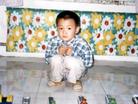 邵林��(8岁)　父亲邵慧(吉林，31岁)2002年8月被吉林市公安局迫害致死。母亲穆萍在劳教所被迫害近三年，现所外就医