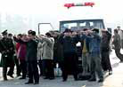十几名法轮功学员以炼功形式和平请愿，遭非法拘捕 11/16/1999 