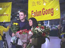 Published on 2/16/2002 Four Brittish Falun Gong practitioners from returned home and talk about their experiences after appealing in Beijing, 2002.
