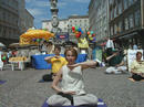 Published on 5/13/2002 On May 11, 2002, Salzburg was in beautiful spring. Austrian and German Falun Dafa practitioners jointly held activities in the downtown area to celebrate the 10th anniversary of Falun Dafa’s spreading widely in the world.
