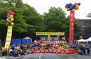 Published on 5/13/2002 On May 12, 2002, over three hundred Falun Gong practitioners and people of all walks attended the celebration of World Falun Dafa Day in Flushing, New York.


At the celebration party, practitioners performed many programs all written and directed by practitioners. These programs included a "Lion Dance", "Traditional Dance", "Drum", "Flute and Cello Trio", "Poem Reading with Music", "Solo", "Tang Dynasty Costumes Dance Performance" and others. The performance lasted over three hours. After several weeks of preparation, these programs reached quite high standards. Because the performing practitioners used their hearts to express their own experiences, the programs aroused strong responses in the audiences’ hearts.


