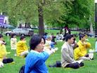 Published on 5/18/2005 		图片报道：在波士顿花园庆祝世界法轮大法日
