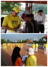 Published on 5/16/2014 法轮功,马来西亚学员欢庆法轮大法日  民众闻真相 【明慧网】
