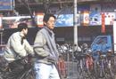 Published on 3/28/2001 北京西单商场的大法横幅 