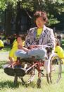 Published on 9/15/2000 一位残障学员在炼功