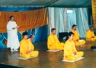 Published on 7/29/2001 Promoting Dafa at the Rose Festival in Portland, OR

