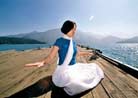 Published on 12/31/2001 Dafa Practitioners from Taiwan and Other Countries Practice and Hongfa at Sun-Moon Lake
