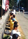 7/15/2001发表.����������ֹͣŰɱ���¸绪ѧԱ�����ǰ