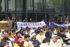 Published on 10/23/2002 Falun Dafa Information Center: Falun Gong Practitioners Hold Press Conference and Parade in Chicago
