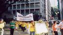 Published on 7/23/2001 香港学员7.20活动: 从香港政府总部游行到中联办