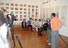 Published on 5/3/2002 Journey of Falun Dafa Photo Exhibition and Zhang Cuiying Painting Exhibition Successfully Held in London’s October Gallery in 2002.
