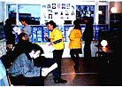 Published on 1/1/2001 俄罗斯大法弟子2000年圣诞节期间举办了连续三天的洪法和讲清真相图片展览