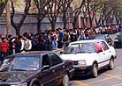 Published on 4/20/2001 On April 25, 1999, tens of thousands of Falun Gong practitioners came to the Appeal Office near Zhongnanhai to appeal. They were peacefully waiting to tell the country’s leaders Falun Gong’s real story and the recent police’s detaining and beating the practitioners in Tianjin. 

